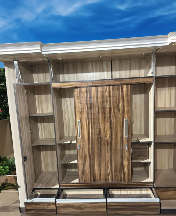 Almira wooden 2